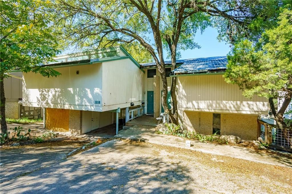 View 1118 Azie Morton RD in Barton Hollow 1118 Azie Morton RD - property photo 1 - Luxury home in Barton Hollow, Austin, TX