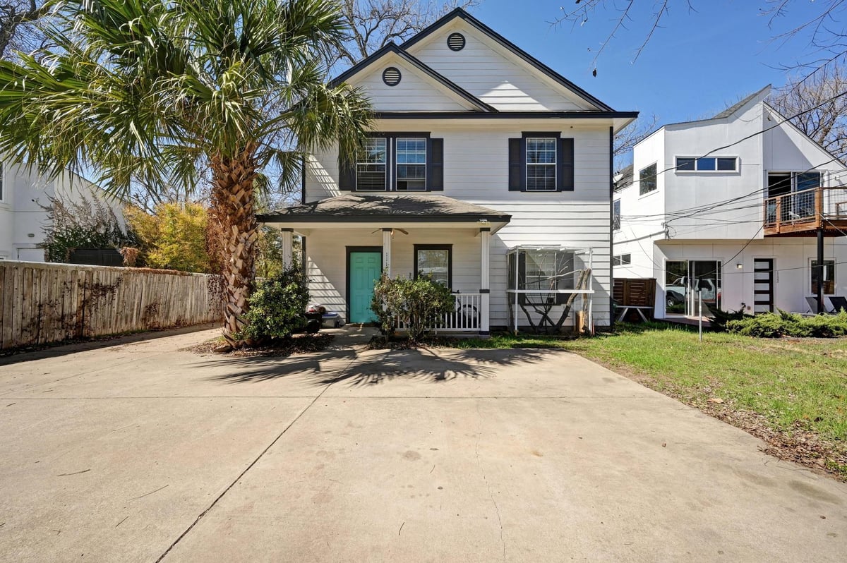 View 1118 Linden St Unit #A & B in Cherico 02 1118 Linden St Unit #A & B - front exterior - Luxury home in Cherico 02, Austin, TX