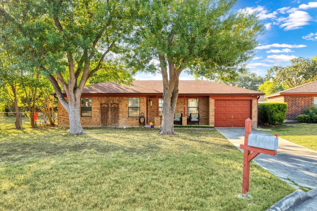 View 112 Bramblewood Cir in Cibolo 112 Bramblewood Cir - property photo 1 - Luxury home in Cibolo, Cibolo, TX