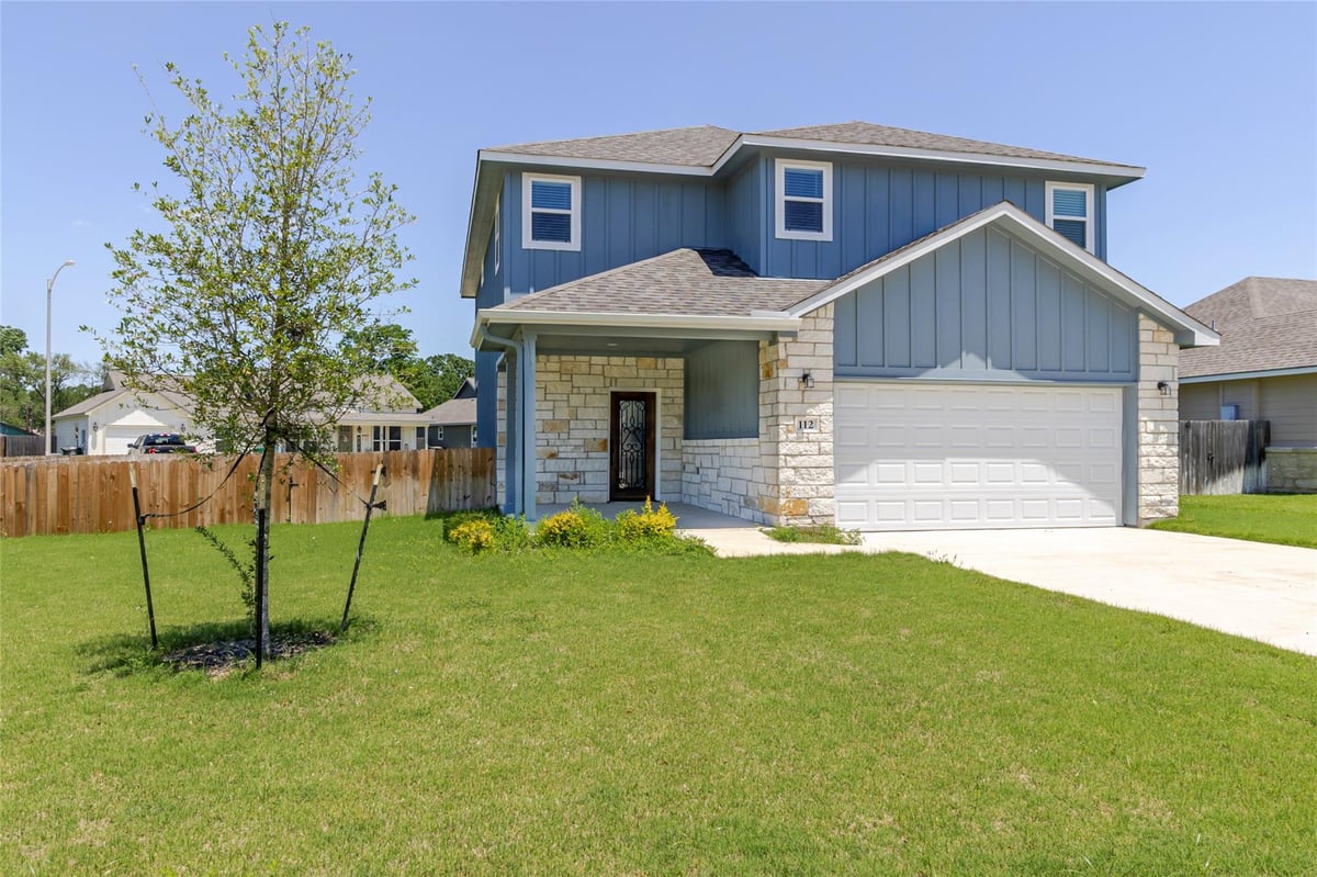 View 112 Callie ST in M5 Sub 112 Callie ST - property photo 1 - Luxury home in M5 Sub, Smithville, TX