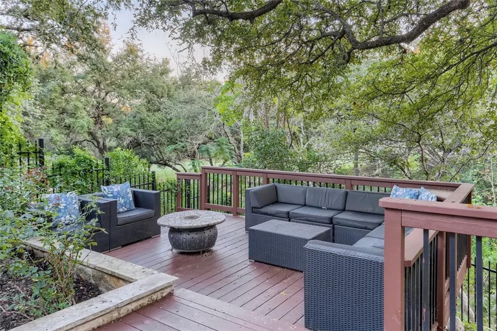 View 112 Double Eagle Dr Unit #112 in Villas At Hills Amd 112 Double Eagle Dr Unit #112 - front exterior - Luxury home in Villas At Hills Amd, Austin, TX