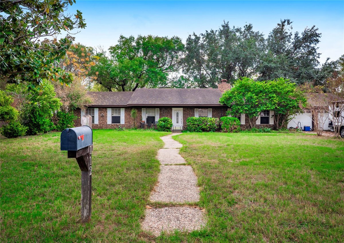 View 112 Hasler ST in Blakey, Nancy 112 Hasler ST - front exterior - Luxury home in Blakey, Nancy, Bastrop, TX