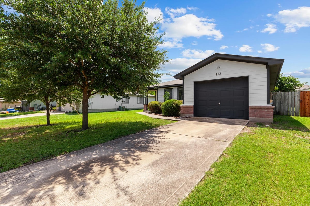 View 112 James Lin CIR in Spring Branch Sec 1-C 112 James Lin CIR - front exterior - Luxury home in Spring Branch Sec 1-C, Kyle, TX