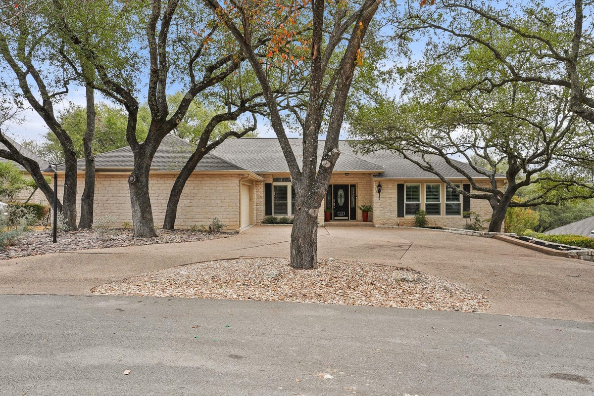 112 Spellbrook Ln - front exterior - Luxury home in Lakeway Sec Clusters 28 02, Lakeway, TX