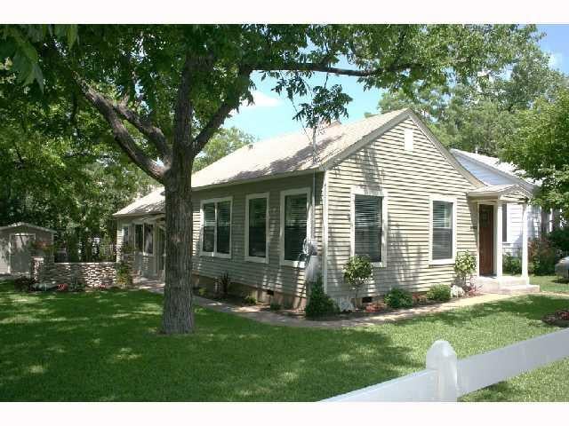 View 112 W Live Oak St in Richardson P L 112 W Live Oak St - property photo 1 - Luxury home in Richardson P L, Austin, TX