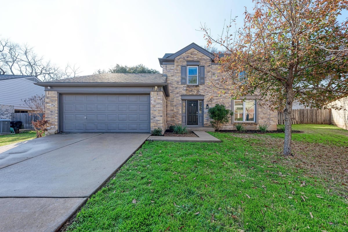 View 11202 Holster Ct in Shady Hollow Sec 06 Ph B 11202 Holster Ct - front exterior - Luxury home in Shady Hollow Sec 06 Ph B, Austin, TX