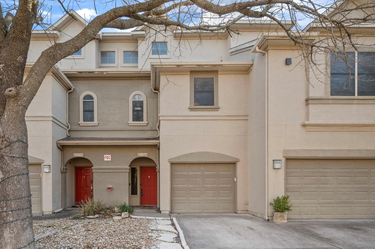 View 11203 Ranch Road 2222 Rd Unit #907 in Alicante Condo Twnhms Amd 11203 Ranch Road 2222 Rd Unit #907 - front exterior - Luxury home in Alicante Condo Twnhms Amd, Austin, TX