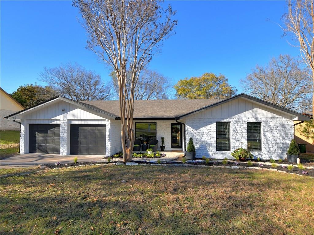 Virtual tour of 11206 Hidden Bluff Dr
