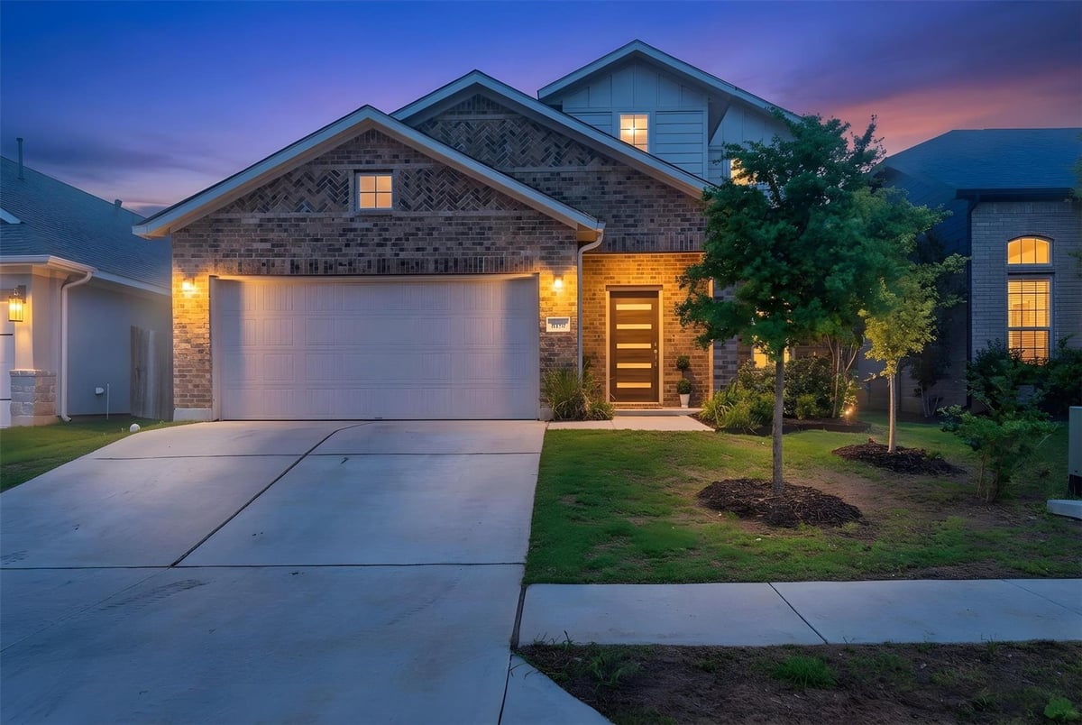 Living area at 1121 Blue Oak Blvd - 3 bed 3 bath home