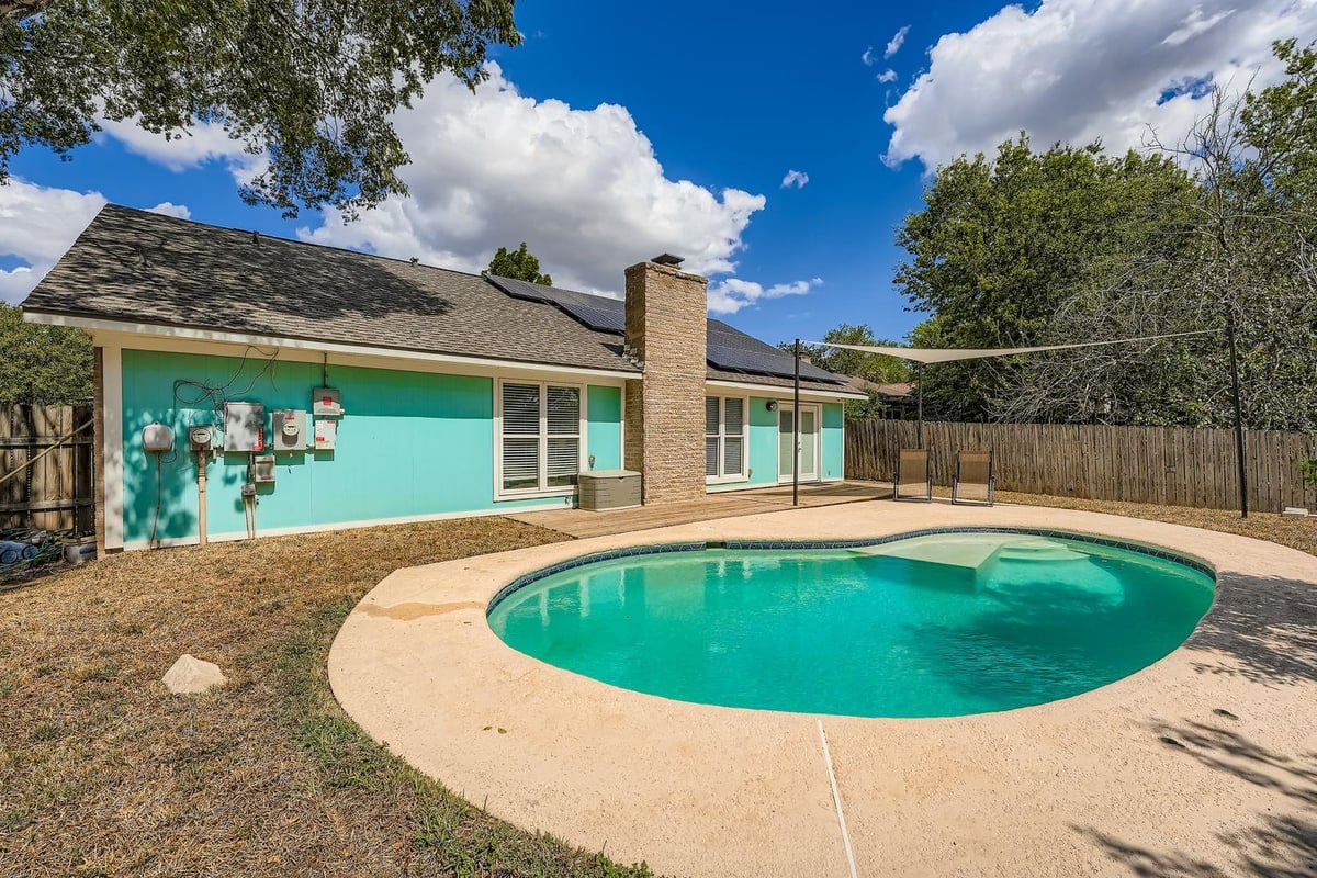 View 1121 Stoneoak Ln in Carrell Oaks Sec 02 1121 Stoneoak Ln - front exterior - Luxury home in Carrell Oaks Sec 02, Austin, TX