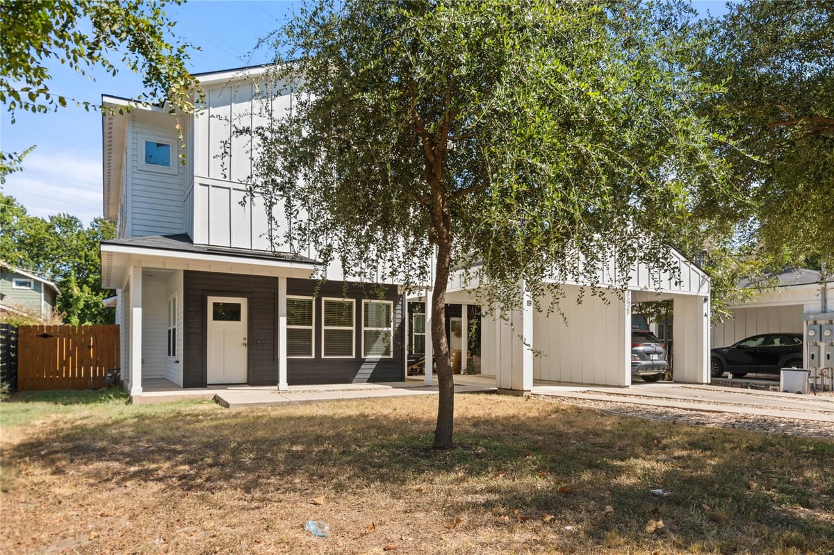 View 1121 Walton LN Unit #B in WALTON CONDOMINIUMS 1121 Walton LN Unit #B - property photo 1 - Luxury home in WALTON CONDOMINIUMS, Austin, TX