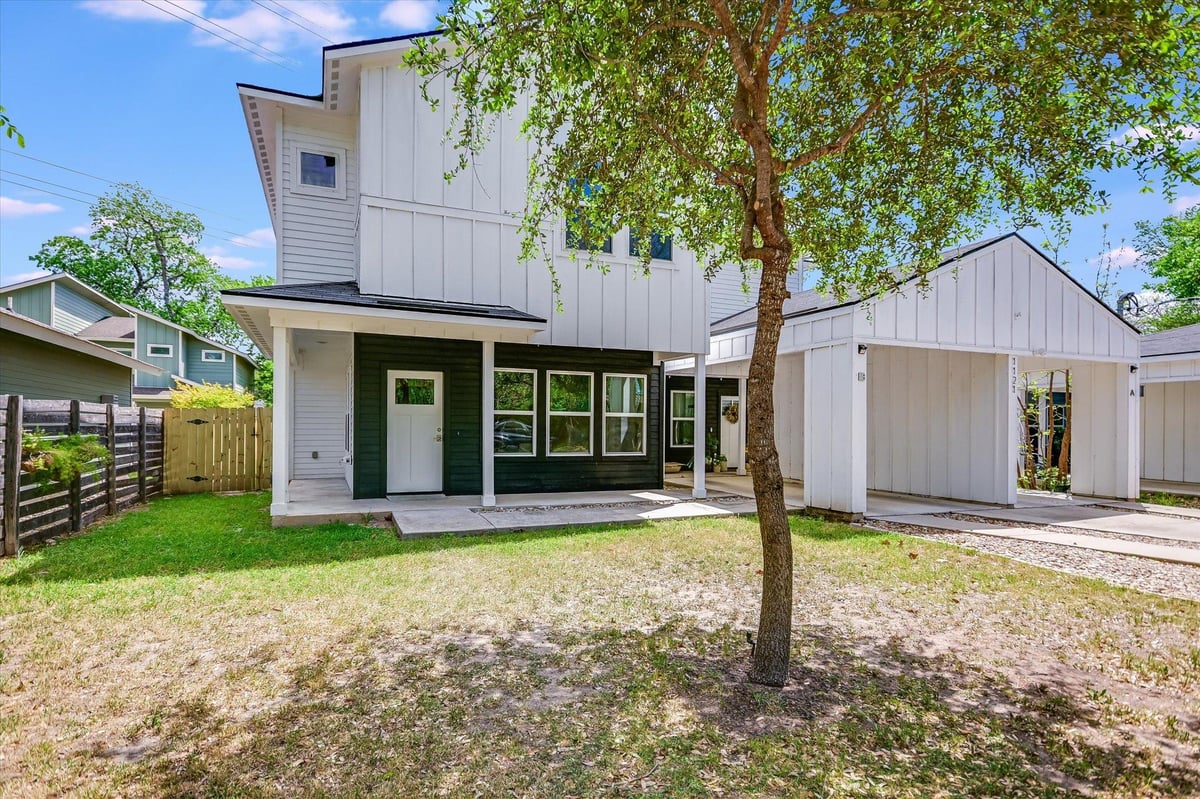 View 1121 Walton Ln Unit #B in WALTON CONDOMINIUMS 1121 Walton Ln Unit #B - front exterior - Luxury home in WALTON CONDOMINIUMS, Austin, TX