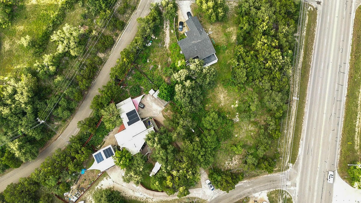 View 11216 11216 W Lake Terrace Dr in Jonetown Hills 11216 11216 W Lake Terrace Dr - front exterior - Luxury lot in Jonetown Hills, Jonestown, TX