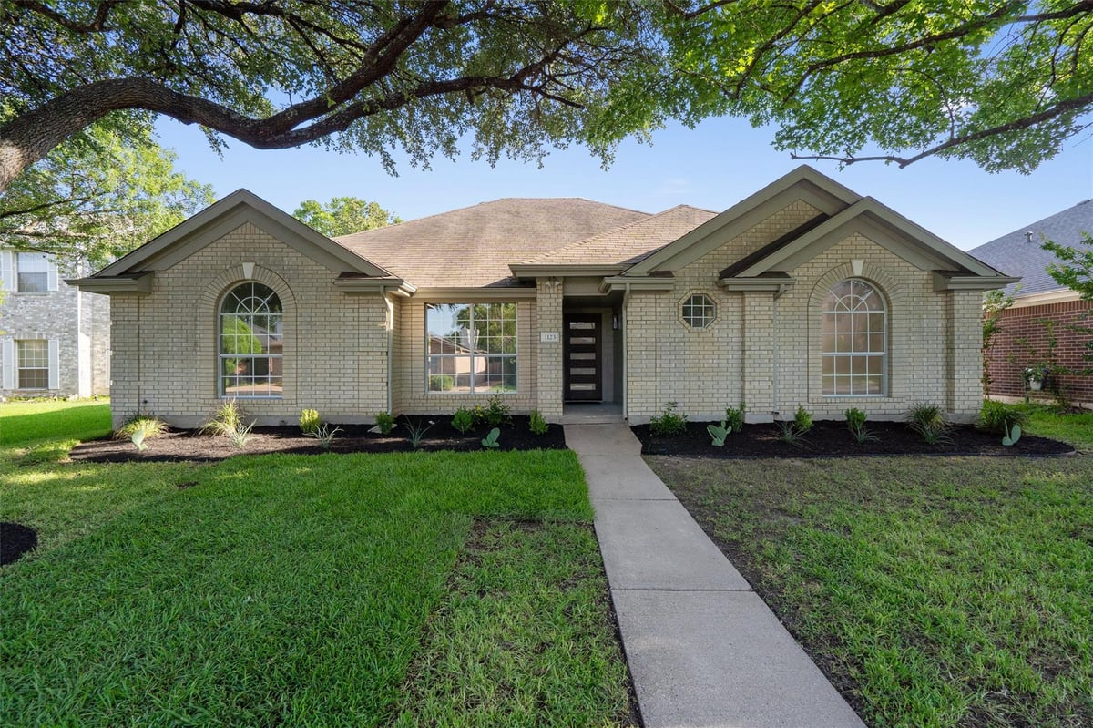 View 1123 Thackeray LN in Windermere Ph F Sec 01 1123 Thackeray LN - front exterior - Luxury home in Windermere Ph F Sec 01, Pflugerville, TX