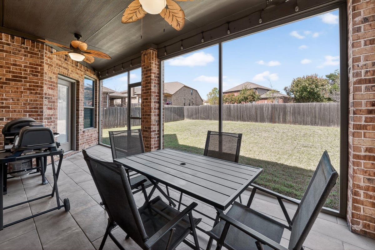 Living area at 1124 Calla Lily Blvd - 3 bed 2 bath home
