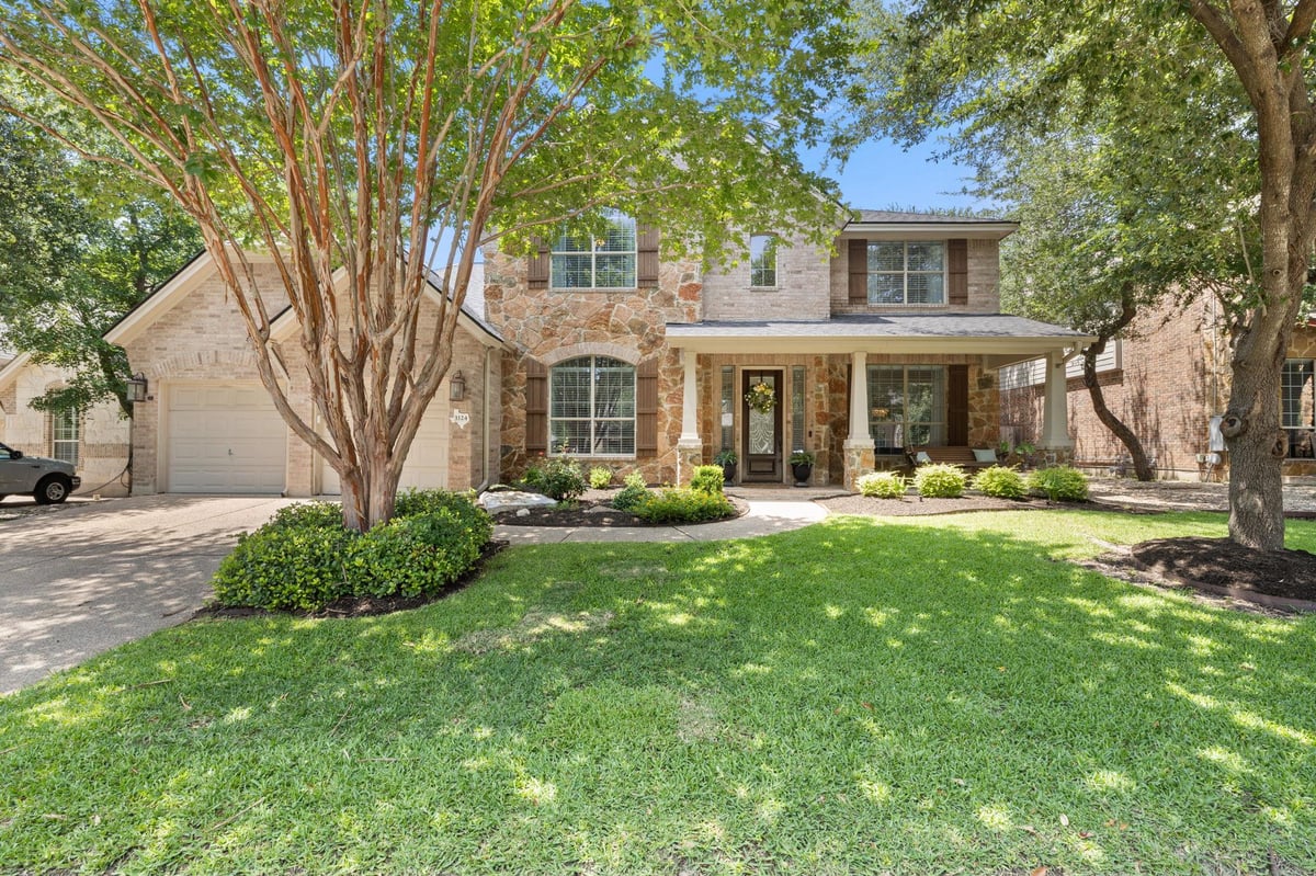 View 1124 Castle Path in Hidden Glen Ph 6A 1124 Castle Path - front exterior - Luxury home in Hidden Glen Ph 6A, Round Rock, TX