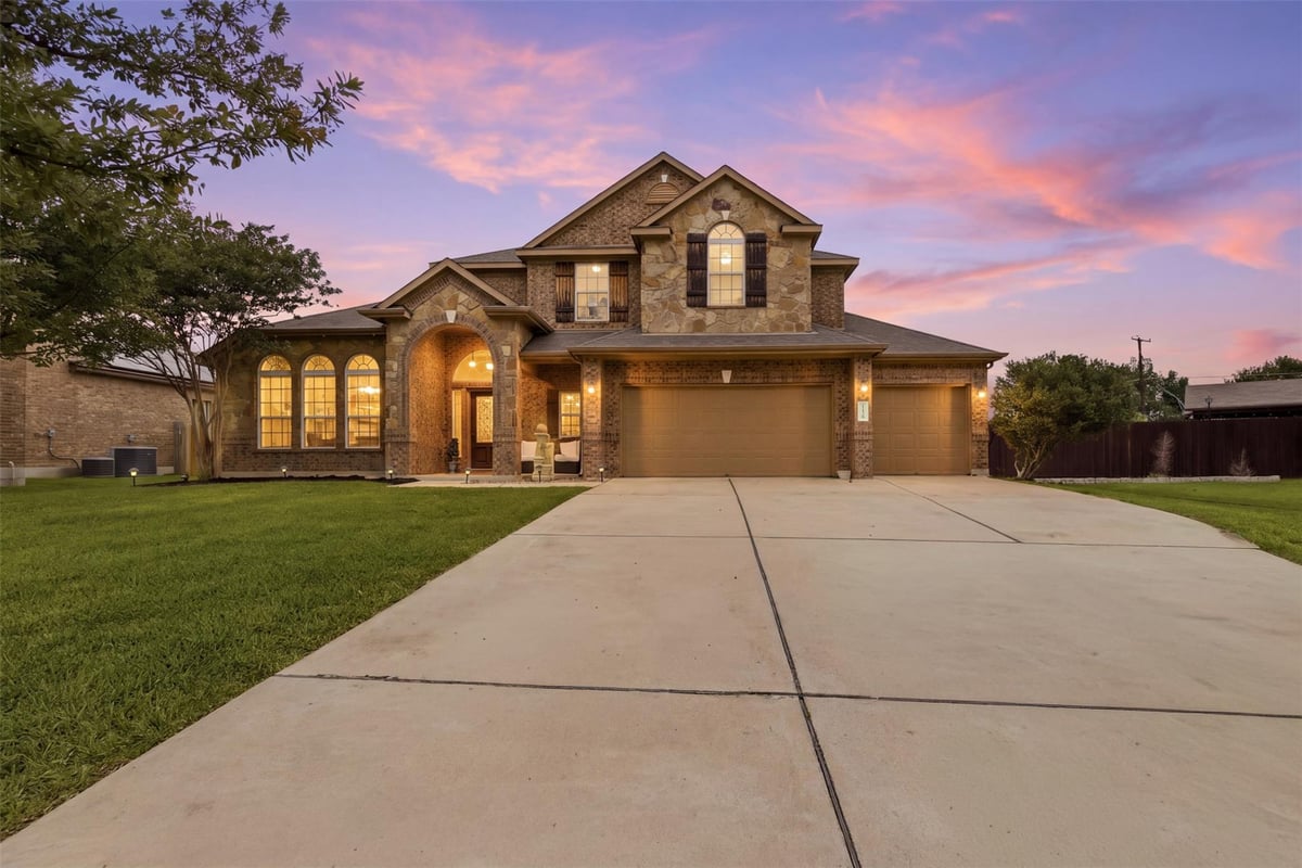 Living area at 1126 Enclave Way - 4 bed 3 bath home