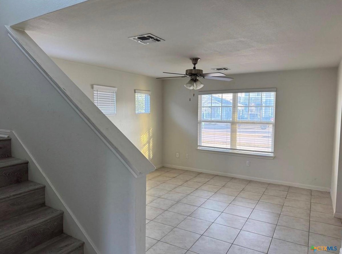 Kitchen at 1126  Esplanade Pkwy - 3 bed 2 bath home