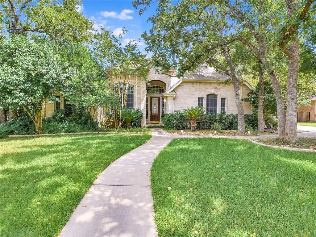 View 113 Brentwood DR 113 Brentwood DR - front exterior - Luxury home in Georgetown, TX