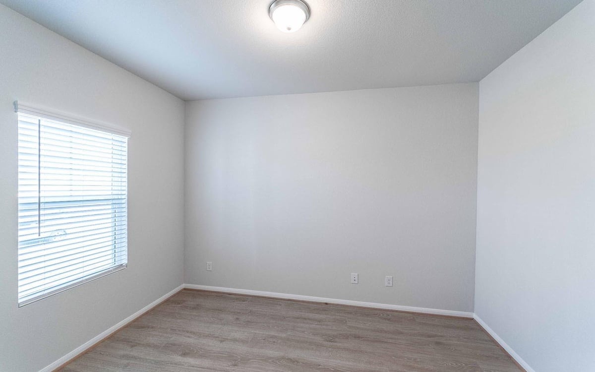 Living area at 113 Cougar Hill Dr - 4 bed 2 bath home
