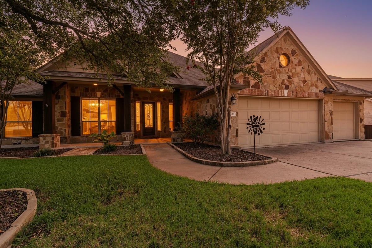 View 113 Courtland CIR in Highpointe Condo 113 Courtland CIR - property photo 1 - Luxury home in Highpointe Condo, Austin, TX