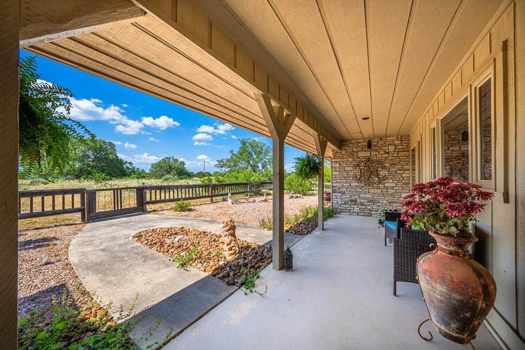 Living area at 113  Indian Bluff Dr - 4 bed 3 bath home