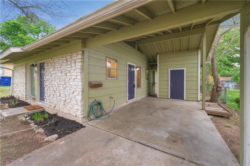 View 113 La Vista ST in Brinwood Sec 03 113 La Vista ST - front exterior - Luxury home in Brinwood Sec 03, Austin, TX