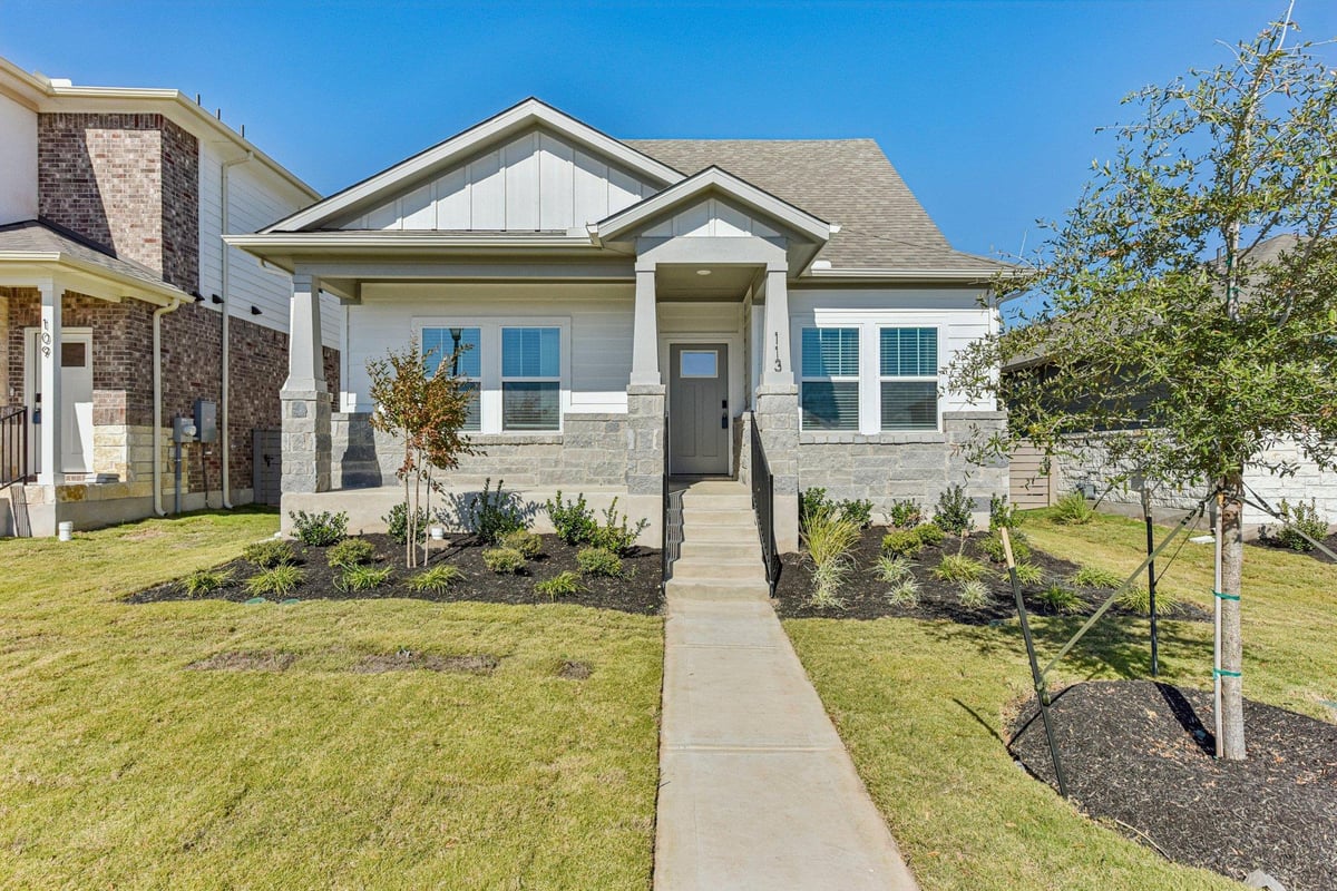 View 113 Rock Daisy Trl in Flora 113 Rock Daisy Trl - front exterior - Luxury home in Flora, Hutto, TX
