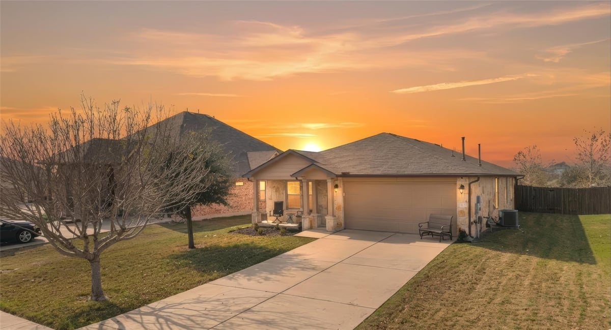 View 113 Screech Owl Dr in Meadows At Kyle Ph Four 113 Screech Owl Dr - front exterior - Luxury home in Meadows At Kyle Ph Four, Kyle, TX