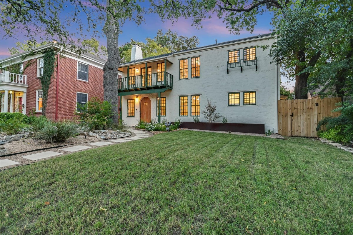 View 113 W 32nd ST in University Heights 113 W 32nd ST - front exterior - Luxury home in University Heights, Austin, TX