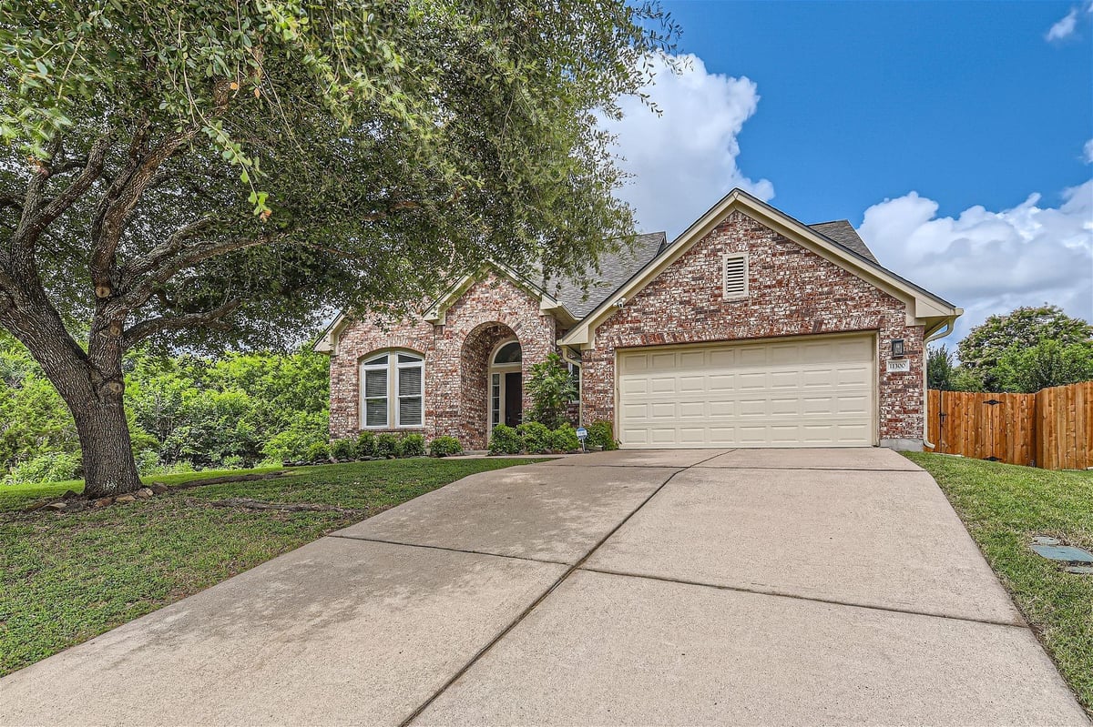 View 11300 Faber Valley Cv in Pioneer Crossing Ph A Sec 03 11300 Faber Valley Cv - front exterior - Luxury home in Pioneer Crossing Ph A Sec 03, Austin, TX