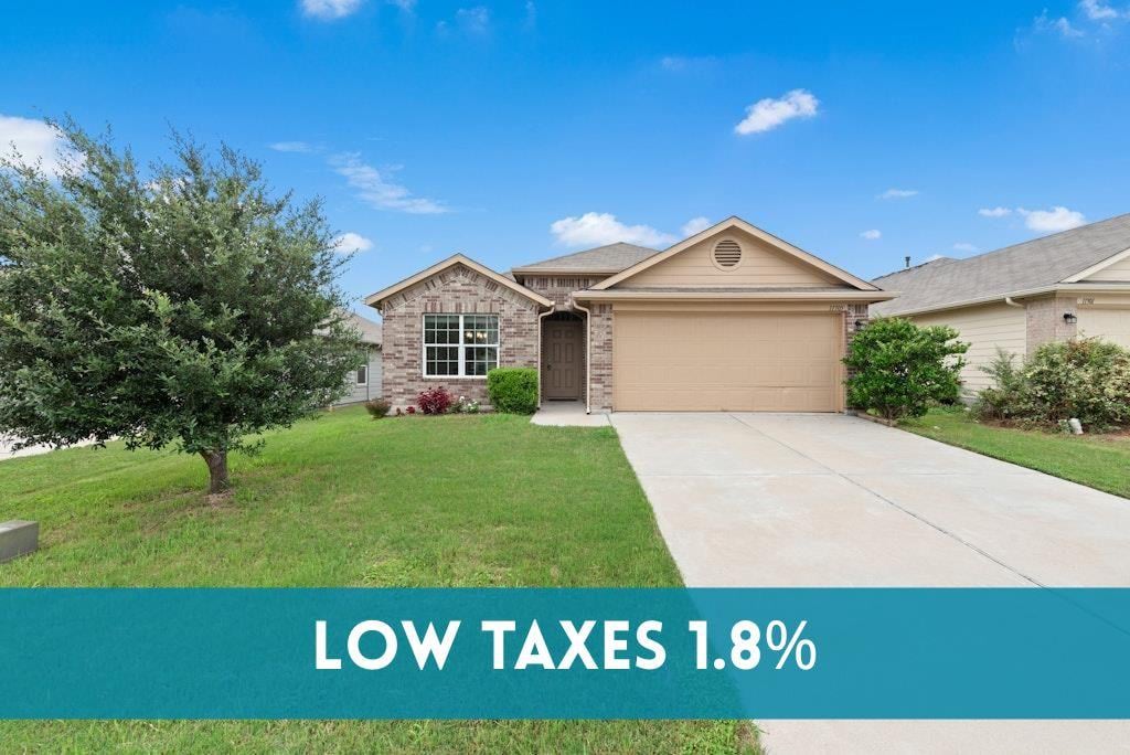 View 11305 Malta DR in Briarcreek Sub Sec 6-C 11305 Malta DR - front exterior - Luxury home in Briarcreek Sub Sec 6-C, Manor, TX