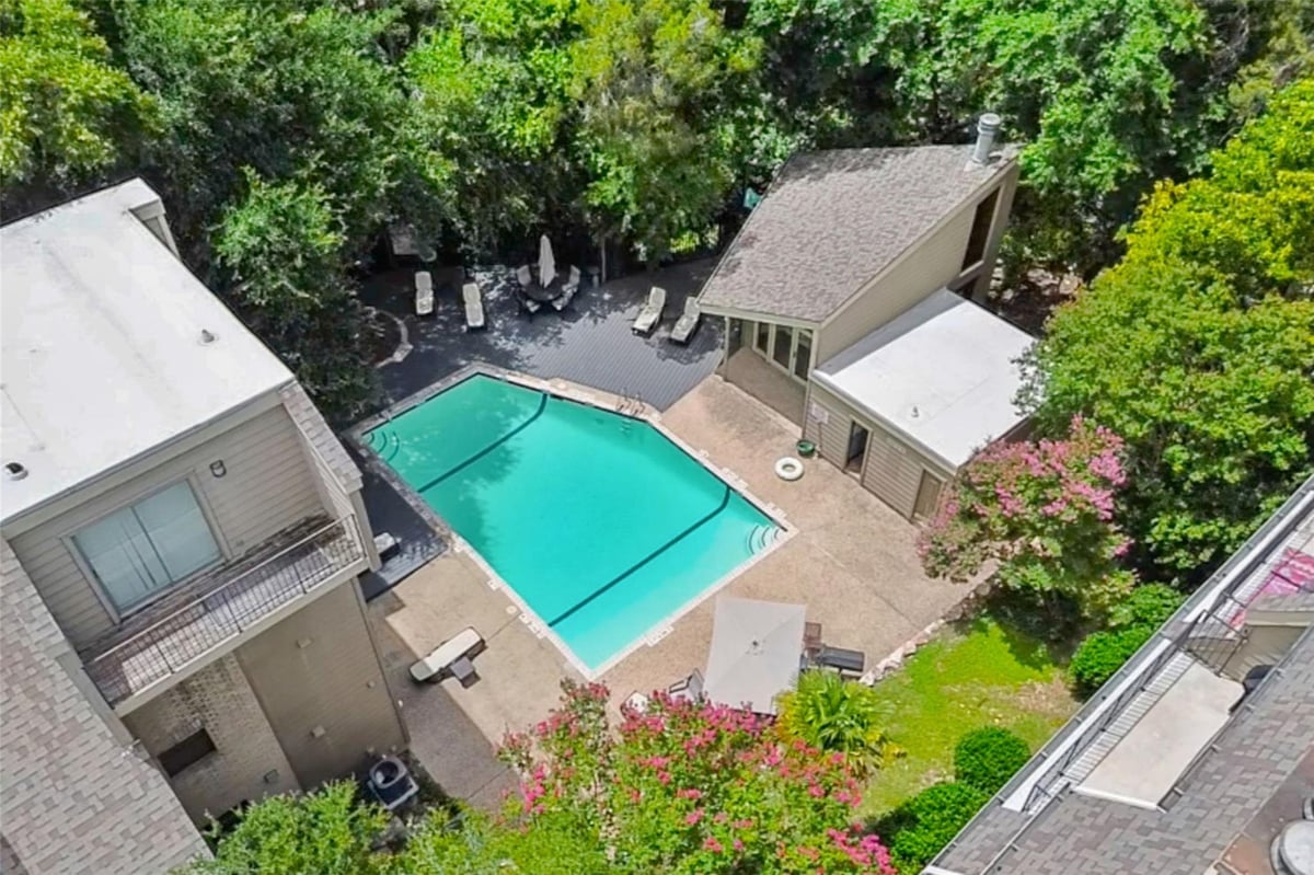View 1135 Barton Hills DR Unit #355 in Springhollow Condo 1135 Barton Hills DR Unit #355 - property photo 1 - Luxury home in Springhollow Condo, Austin, TX