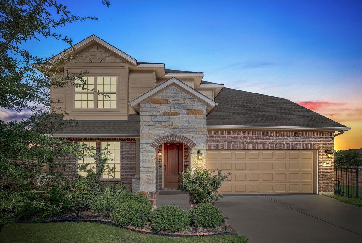 Living area at 1136 Almeria Bnd - 4 bed 3 bath home