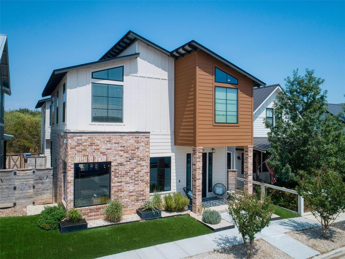 View 1136 Hauptstrasse in Town Creek 2 1136 Hauptstrasse - front exterior - Luxury home in Town Creek 2, New Braunfels, TX