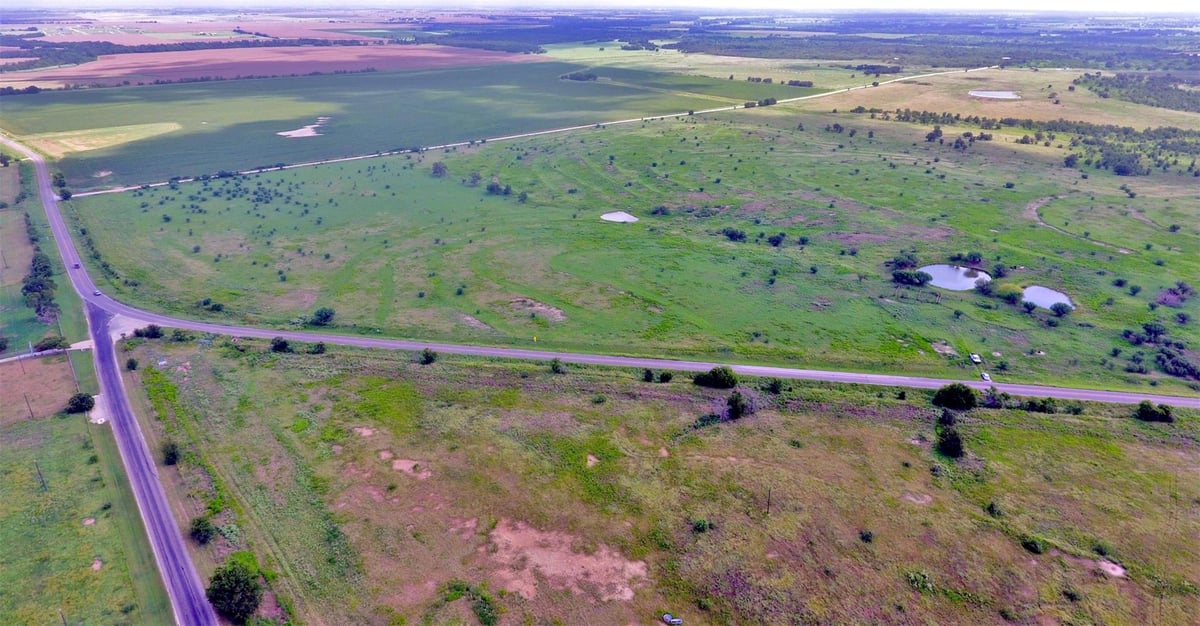 View 11373 Fm 112 in Thrall 11373 Fm 112 - property photo 1 - Luxury home in Thrall, Thrall, TX