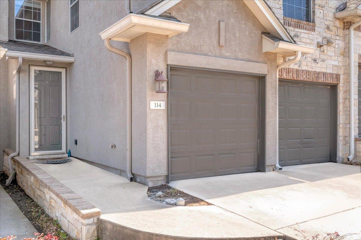 Living area at 114 Aria Rdg Unit #802 - 3 bed 2 bath home