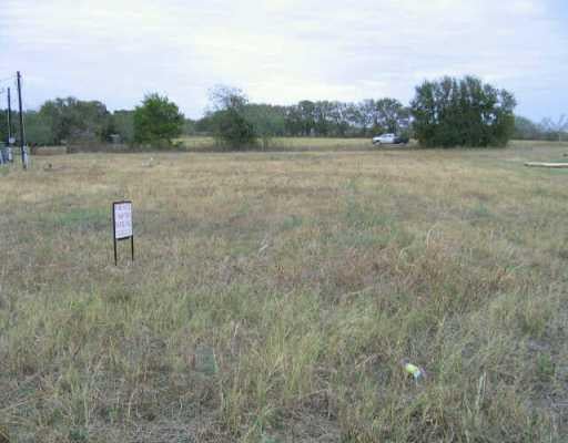 View 114 Cedar Ceek Cir 114 Cedar Ceek Cir - front exterior - Luxury lot in Cedar Creek, TX