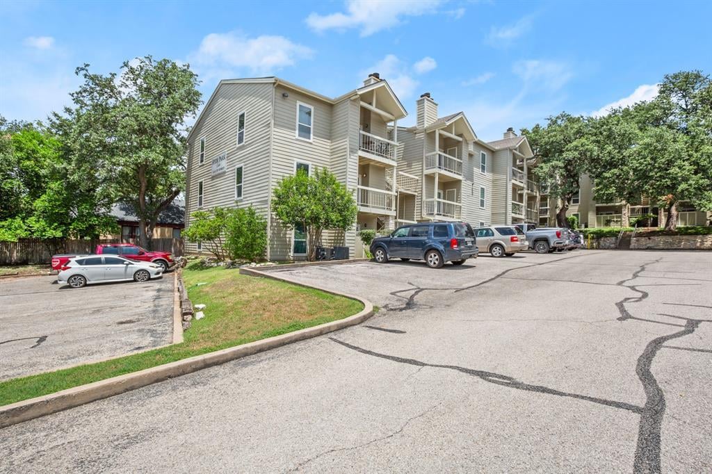 View 114 E 31st ST Unit #112 in Hyde Park Oaks Condo 114 E 31st ST Unit #112 - front exterior - Luxury home in Hyde Park Oaks Condo, Austin, TX