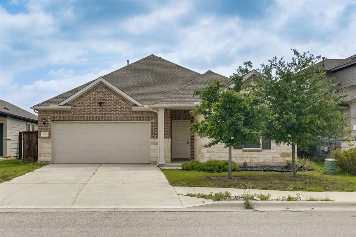 View 114 Stinchcomb Rd in Emory Crossing 50's 114 Stinchcomb Rd - front exterior - Luxury home in Emory Crossing 50's, Hutto, TX