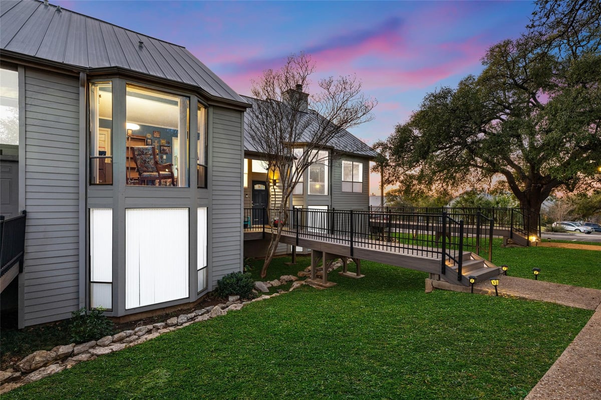 114 World Of Tennis Sq Unit #114 - front exterior - Luxury home in Lakeway World Of Tennis Condominiums, Lakeway, TX
