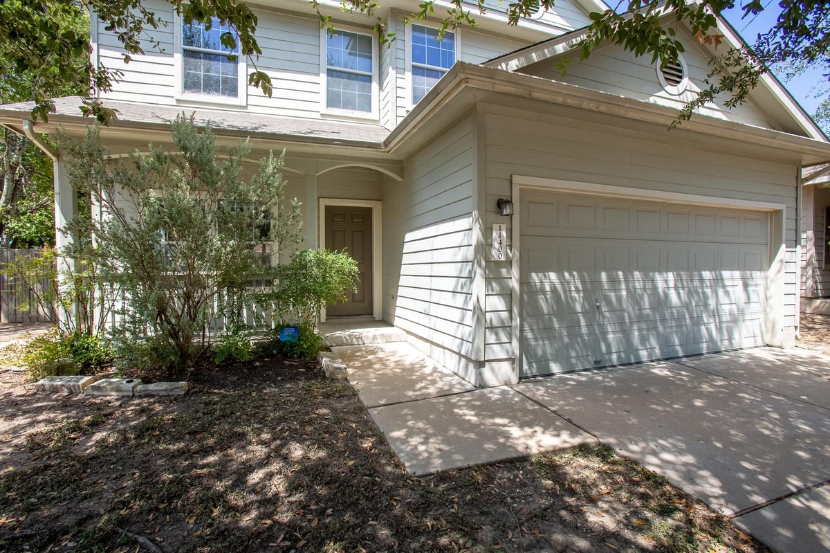 11400 Hereford ST - property photo 1 - Luxury home in Wildhorse Crk Sub Sec 3, Manor, TX
