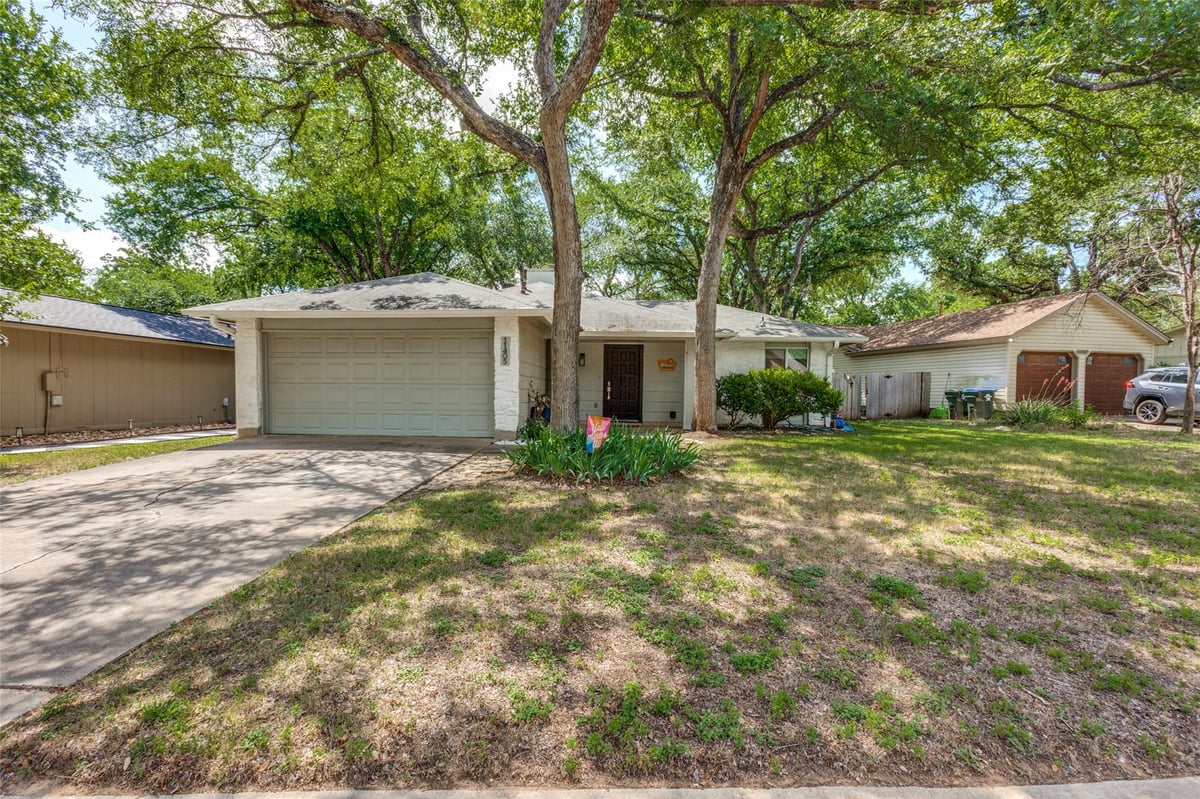View 11405 Bristle Oak TRL in Anderson Mill Village 16 11405 Bristle Oak TRL - property photo 1 - Luxury home in Anderson Mill Village 16, Austin, TX