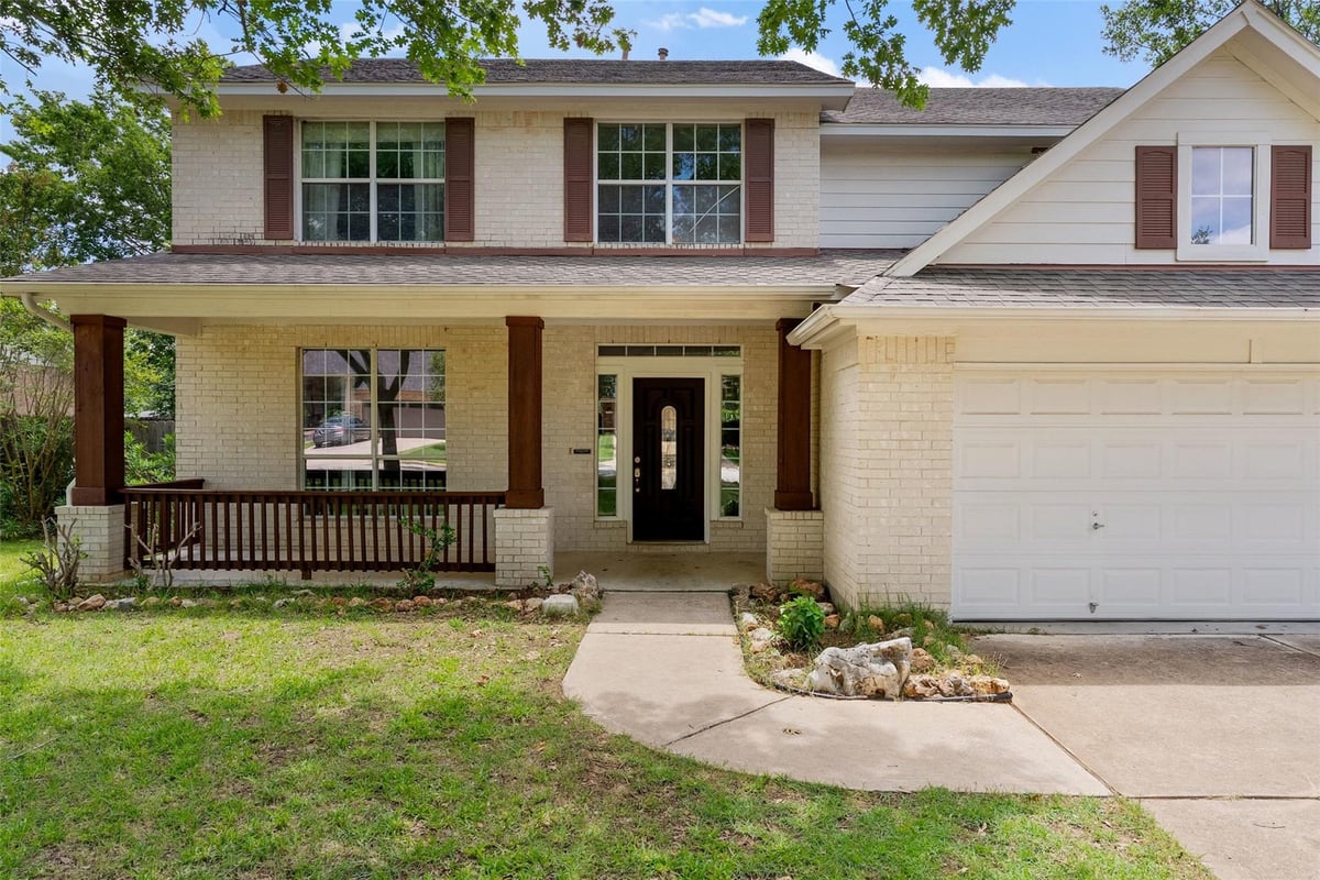 View 11425 Sabinal Mesa DR in Shady Hollow West 11425 Sabinal Mesa DR - front exterior - Luxury home in Shady Hollow West, Austin, TX