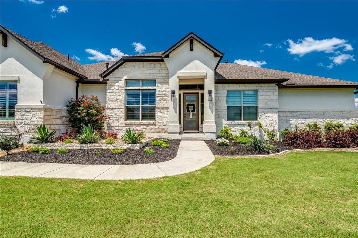 Living area at 1144 Bunker Ranch Blvd - 4 bed 3 bath home