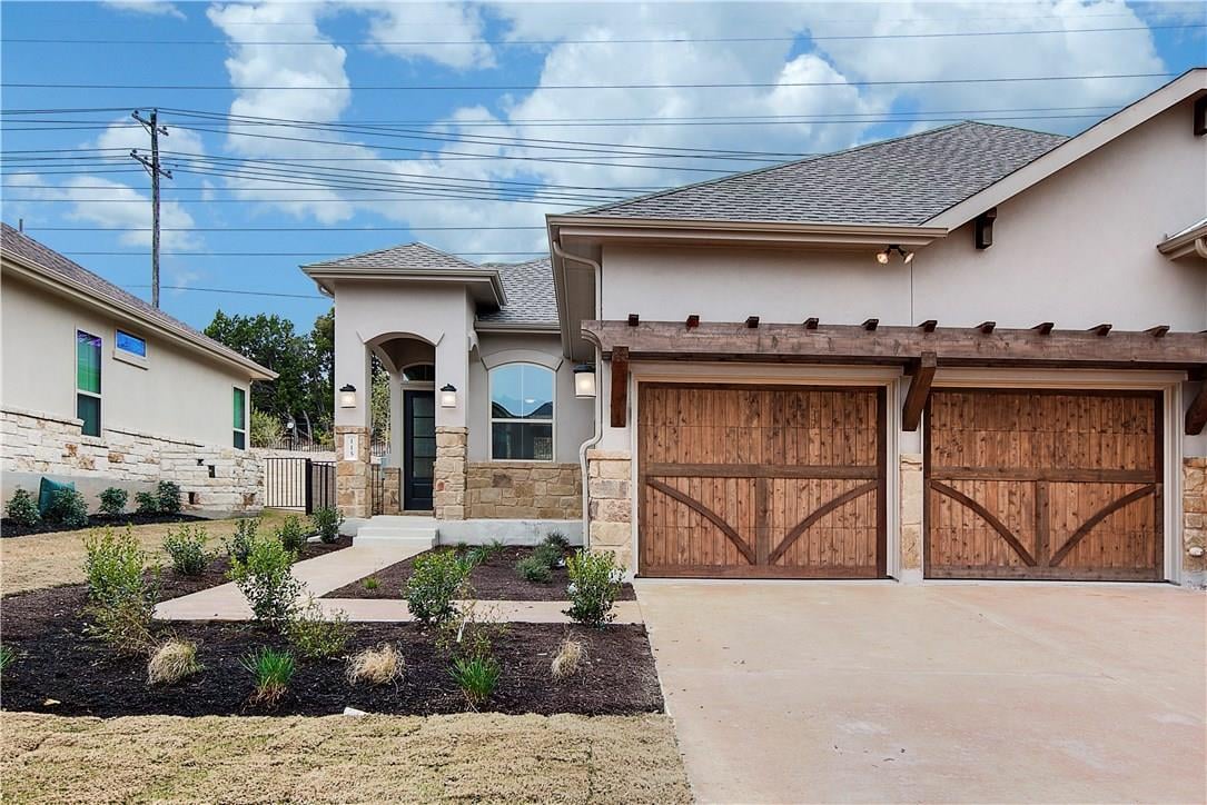 Living area at 115 Cartwheel Bnd - 3 bed 2 bath home
