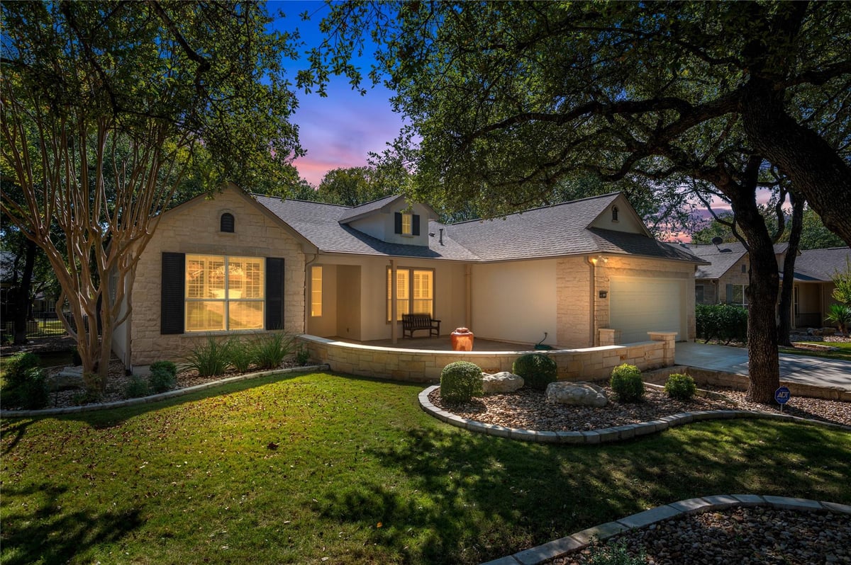 115  Longhorn Trl - property photo 1 - Luxury home in Sun City Georgetown Ph 02A Neighborhood 11 Pu, Georgetown, TX