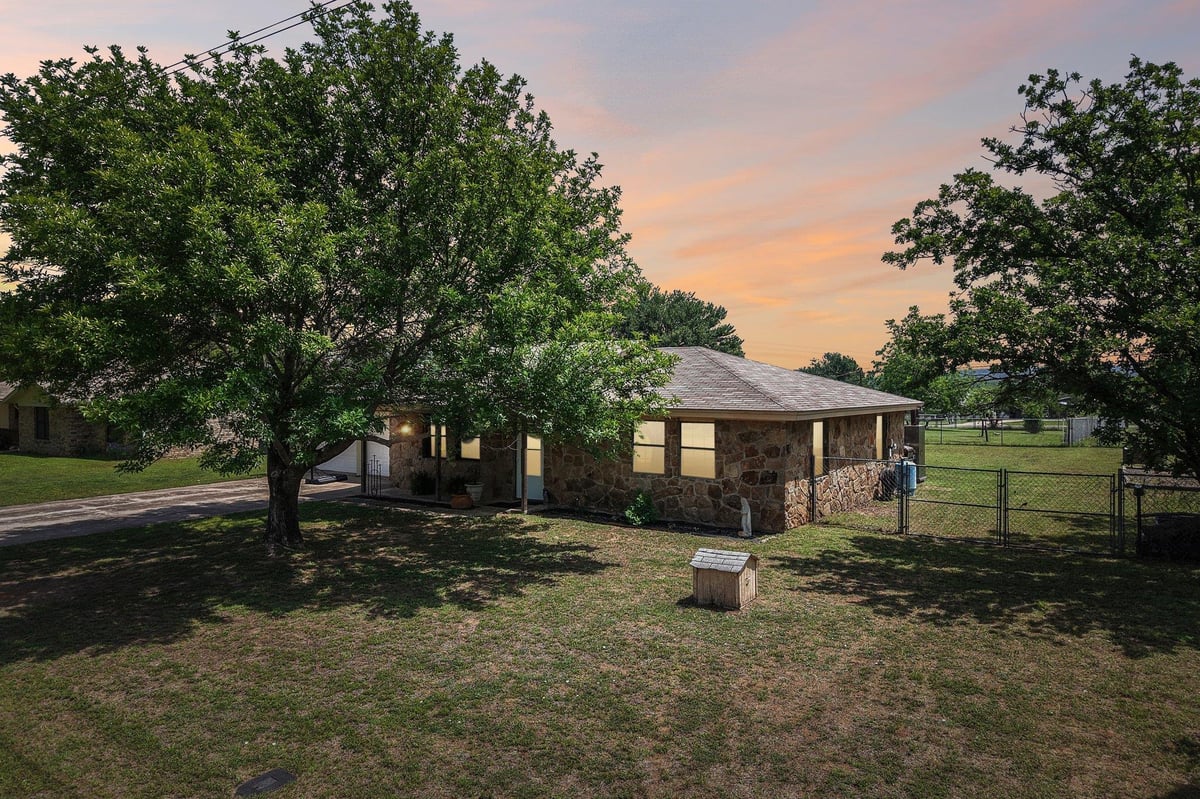 View 115 Mountain View Dr in River Oaks 115 Mountain View Dr - front exterior - Luxury home in River Oaks, Burnet, TX