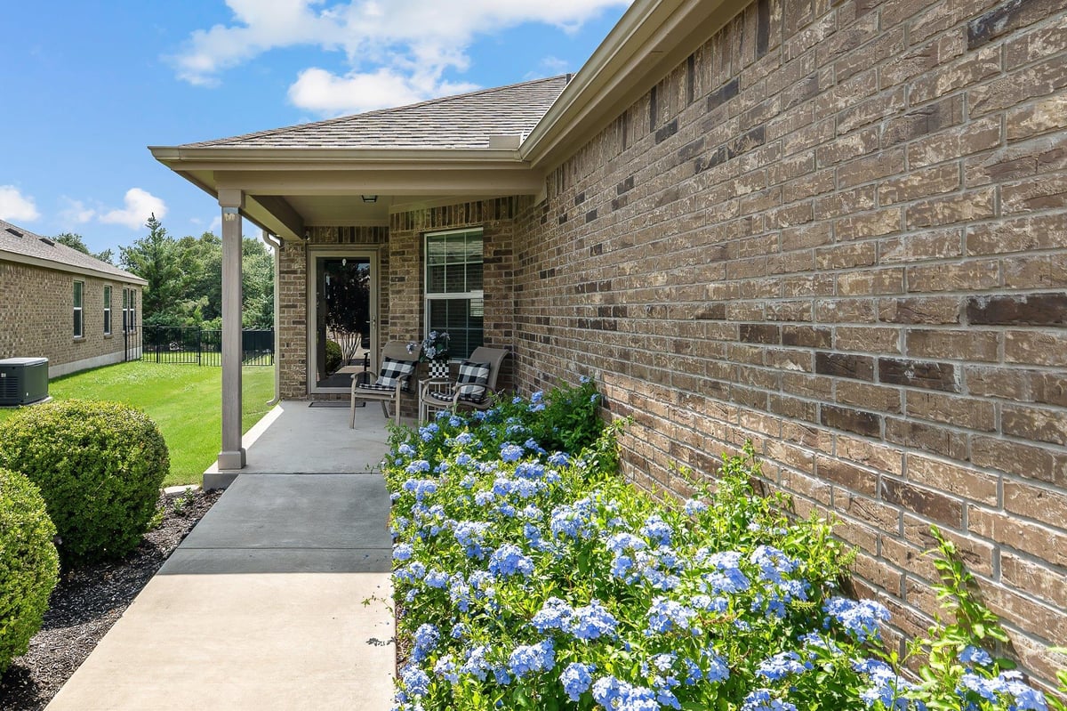 View 115 Paint Creek LN in Sun City Nbrhds 81 82 115 Paint Creek LN - property photo 1 - Luxury home in Sun City Nbrhds 81 82, Georgetown, TX