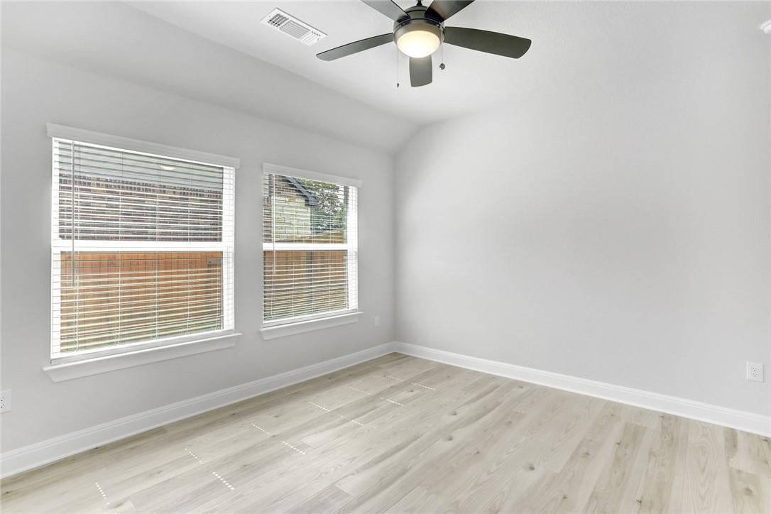 Living area at 115 Red Oak Pl - 4 bed 2 bath home